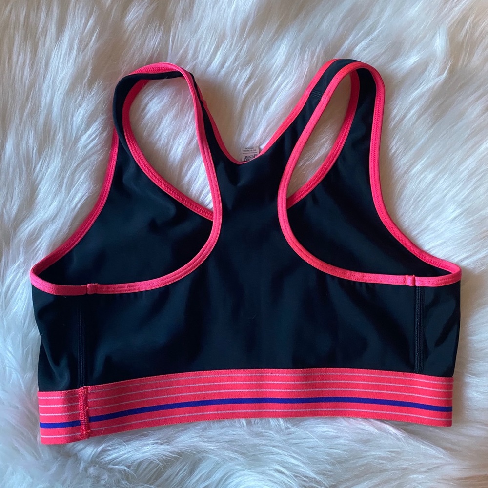*SOLD*Under Armour Sports  Bra - Picture 4 of 6